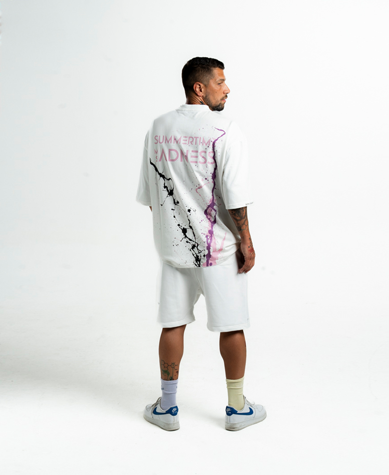 SM white m back